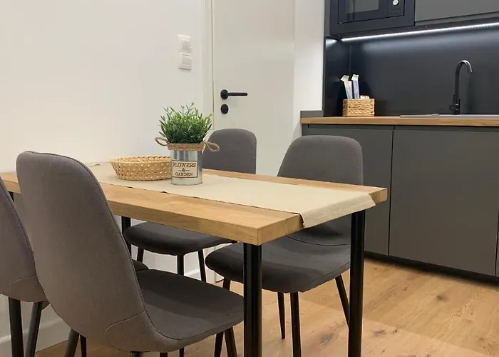Sipsix Apartment - Modern 2 Bedroom Newly Renovated Flat With Ac In Budapest City Centre