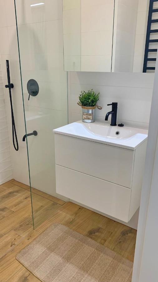 Apartman Sipsix - Modern 2 Bedroom Newly Renovated Flat With Ac In Centre Budapest